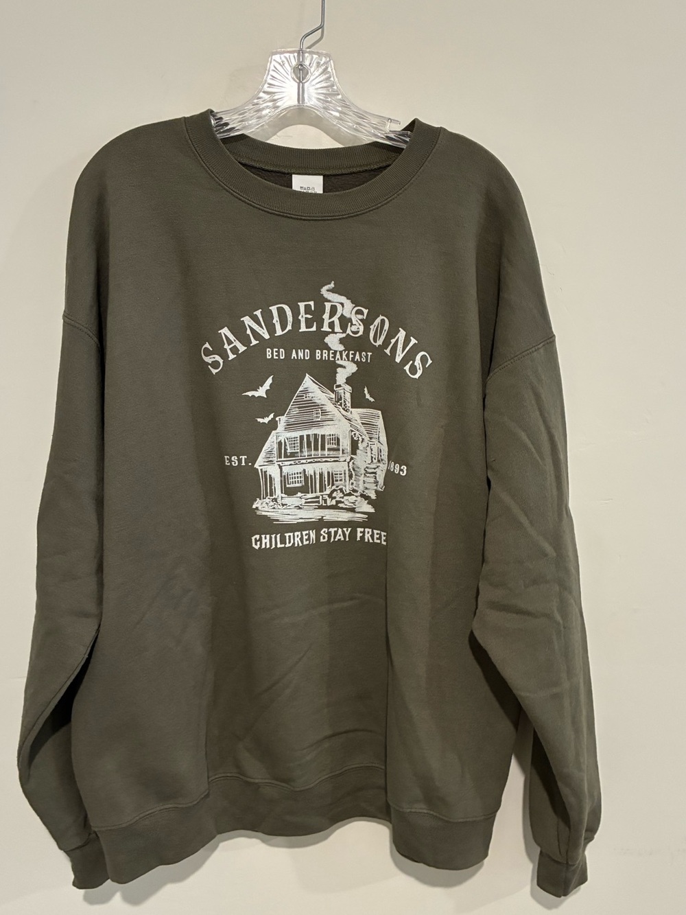 Sanderson sisters hocus pocus Olive Graphic Crewneck Sweatshirt - woman size xl